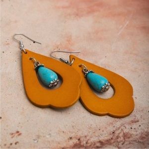 TURQUOISE BEAD AND LEATHER PIERCED EARRING SET NWT